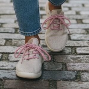 ALLBIRDS Cream Wool Sneakers with Pink Laces